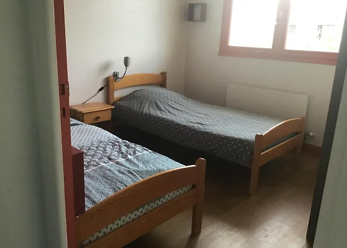Besac Urban Lodge